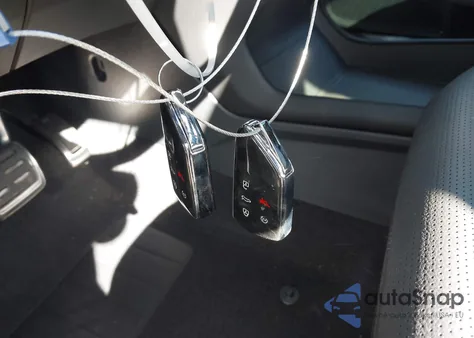 2024 Volkswagen Atlas Cross Sport 2.0T Sel R-Line z USA, uszkodzony, nr VIN 1V2AE2CA2RC241784